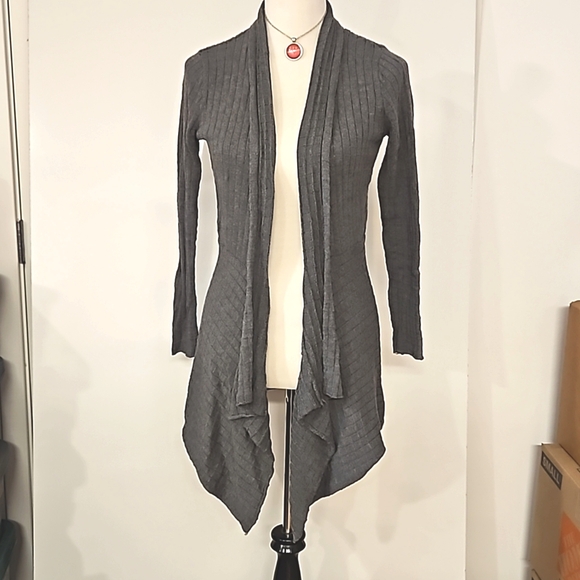 St. John's Bay Sweaters - St John's Bay open front hi-lo gray knit cardigan Medium Office Travel